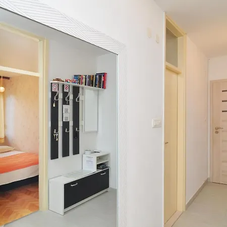 Full Equipped Flat Close To شقة *