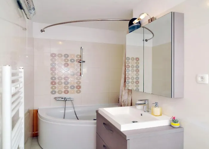 Full Equipped Flat Close To