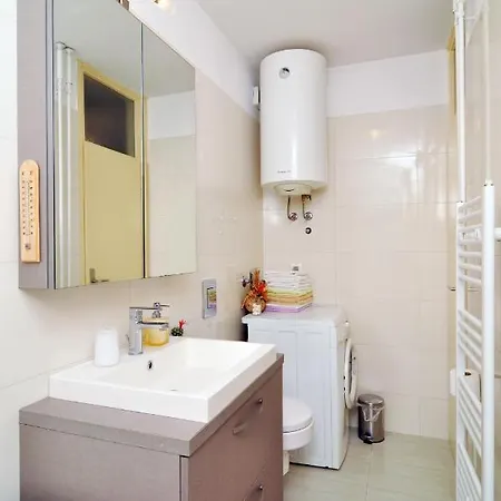 Apartment Full Equipped Flat Close To Split