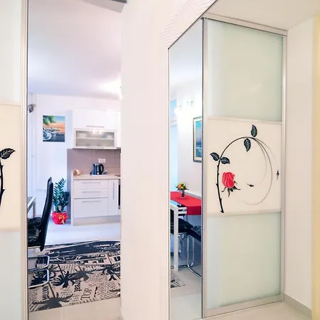 Full Equipped Flat Close To Apartment *