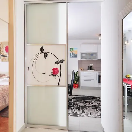 Full Equipped Flat Close To Apartment