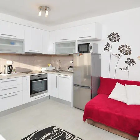 Full Equipped Flat Close To Apartment Split